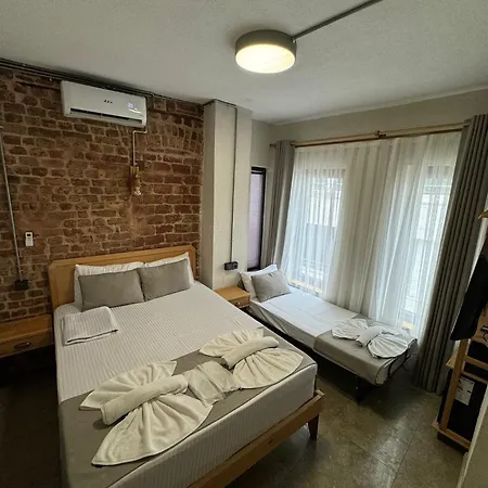 Hotel Elegance House *