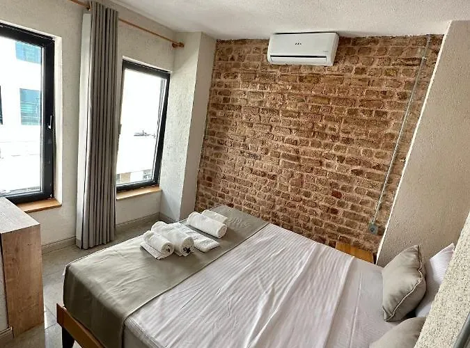 Elegance House Hotel *