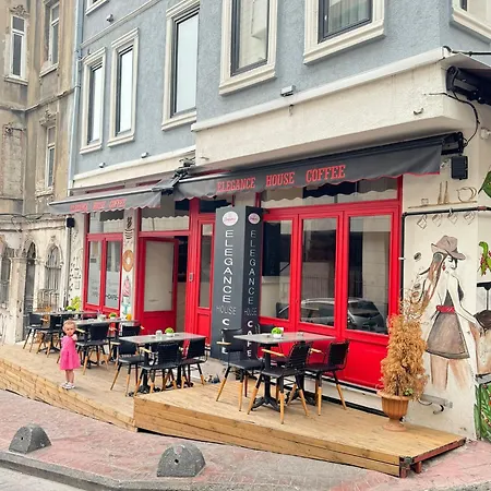 Elegance House מלון *