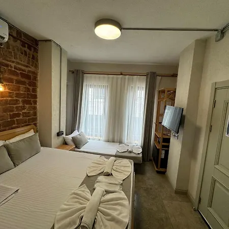 מלון Elegance House