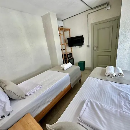 Otel Elegance House