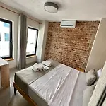 Szálloda Elegance House *